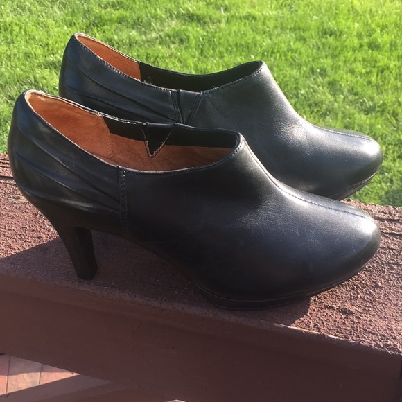 Clarks Shoes Clarks Indigo Pumps Poshmark